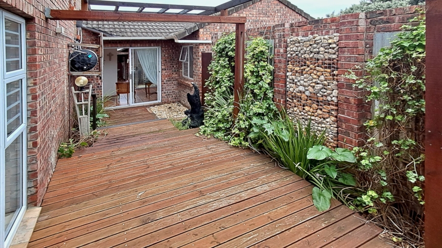 4 Bedroom Property for Sale in Seaview Eastern Cape